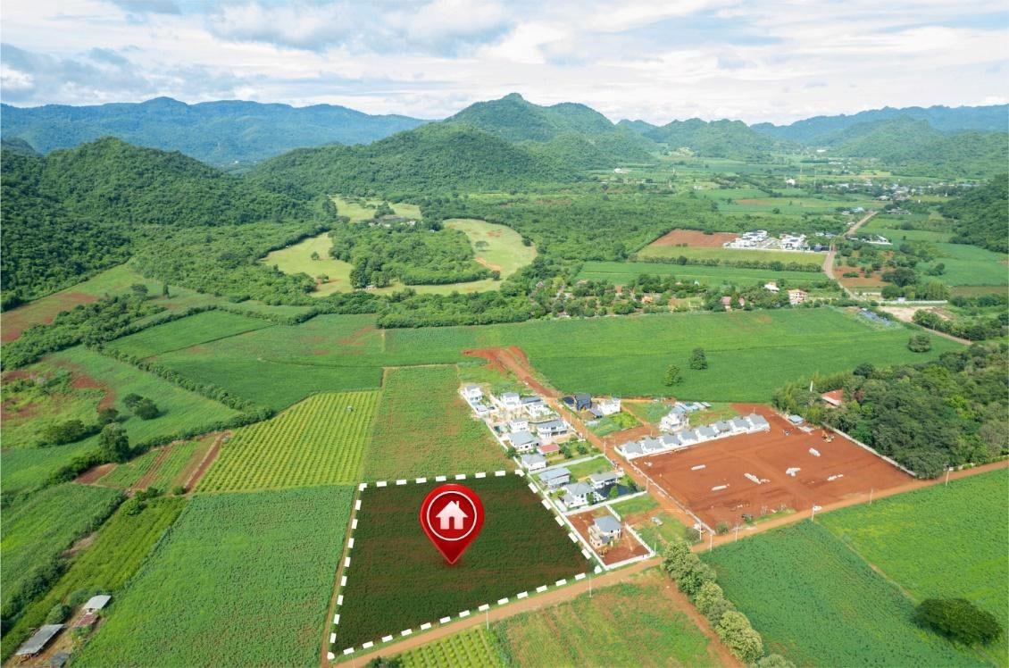 Site surroundings